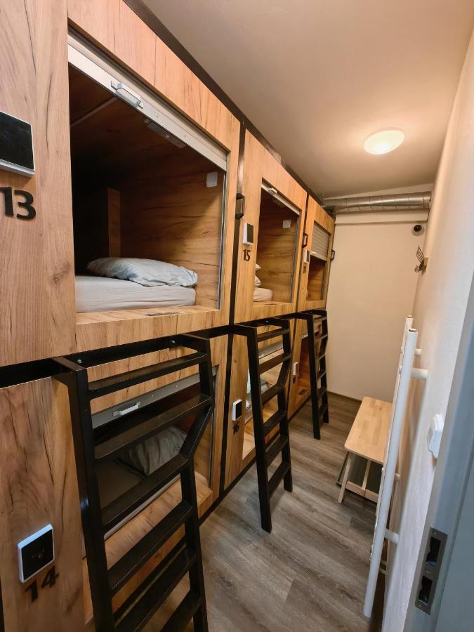 Capsule Hostel Erbenova Прага Экстерьер фото