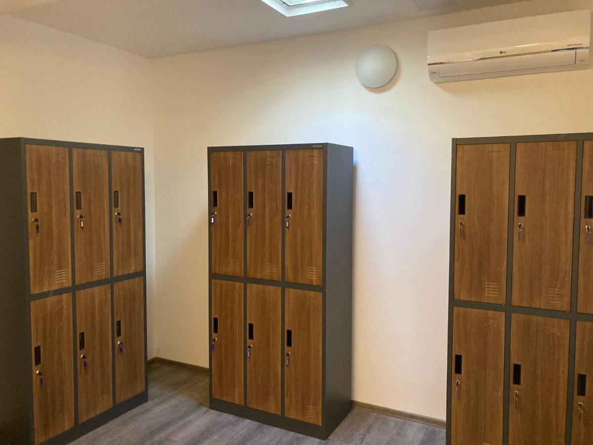 Capsule Hostel Erbenova Прага Экстерьер фото